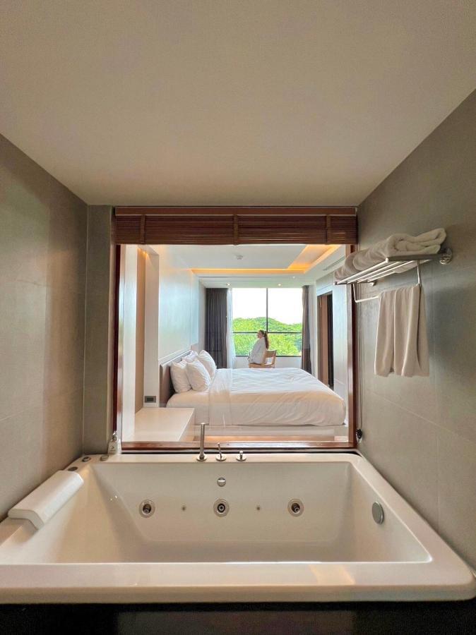 The Zense Boutique Hotel Phitsanulok Bagian luar foto