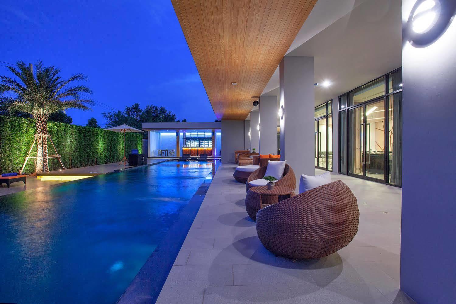 The Zense Boutique Hotel Phitsanulok Bagian luar foto